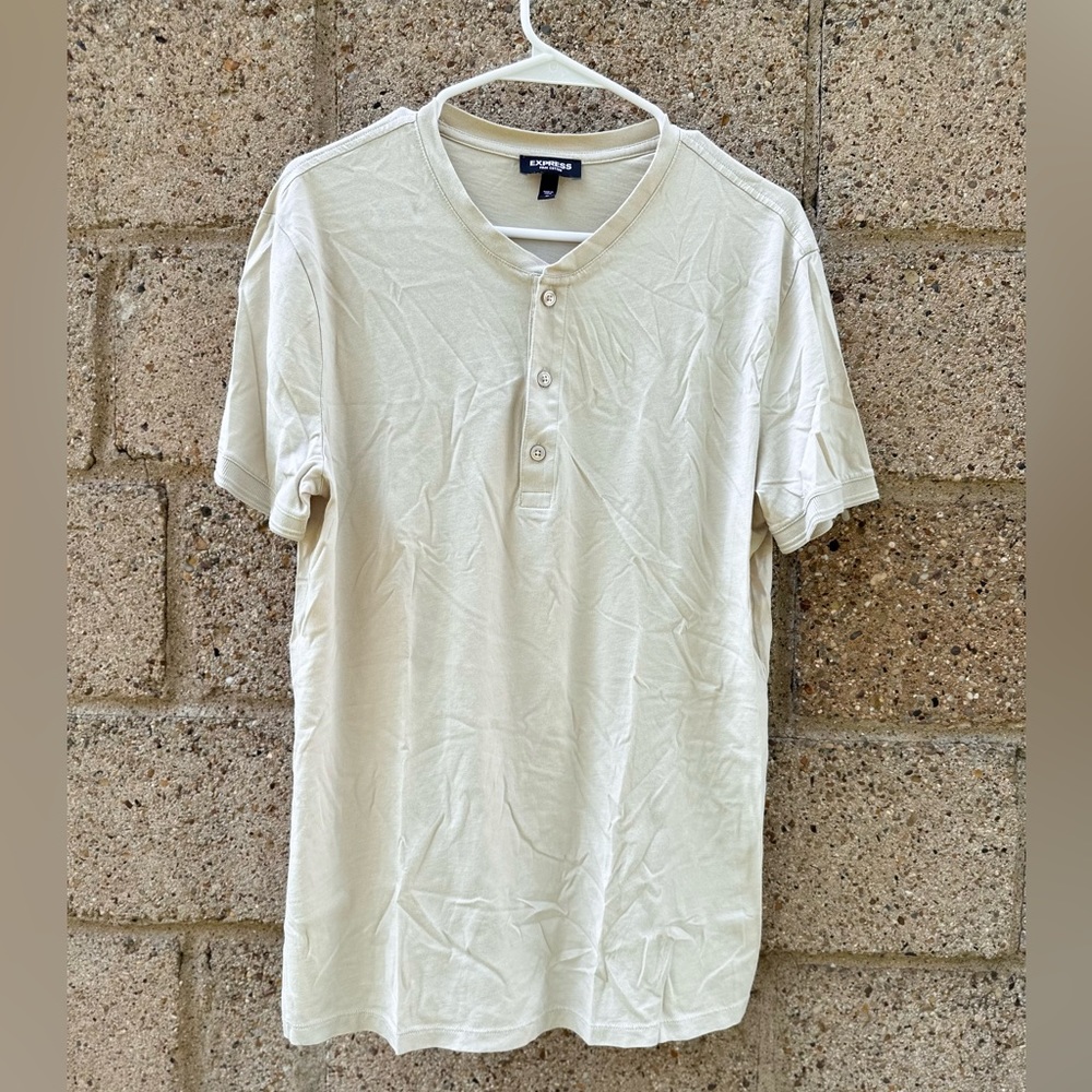 Express Short Sleeve Henley – Medium/Large